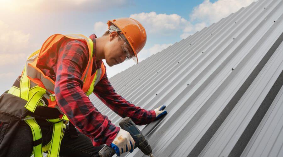 Professional gutter cleaning in Arona, PA